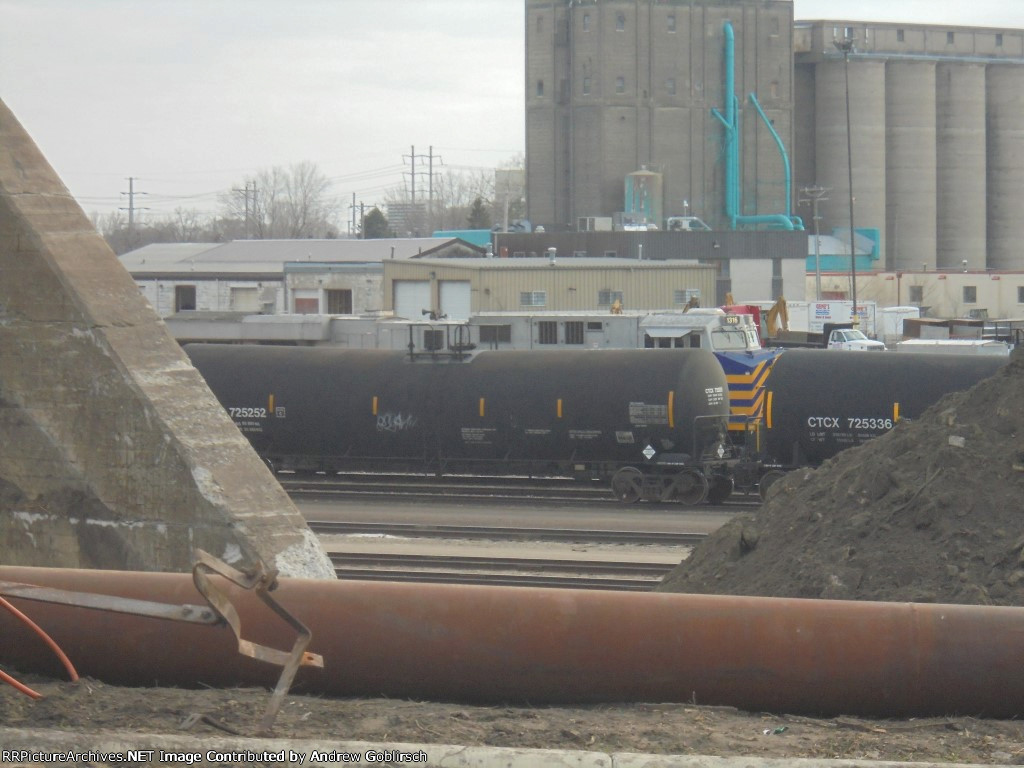 CREX 1316 + 2 Tank Cars